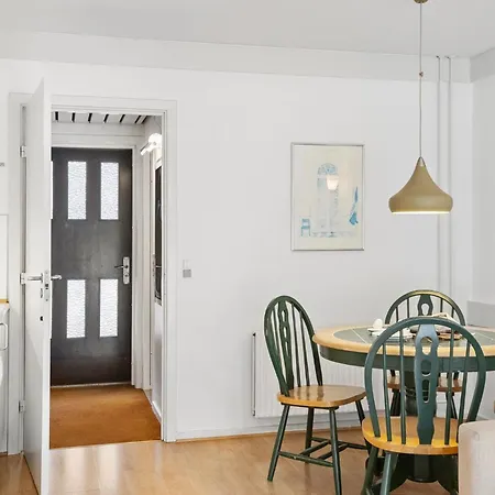 Апартаменты 1 Bedroom Gorgeous In *